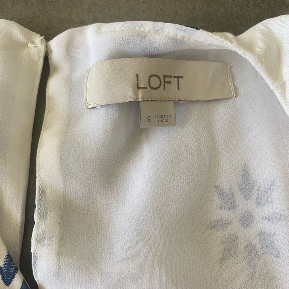 Beautiful white and blue Ann Taylor Loft dress size small. - Picture 7 of 10